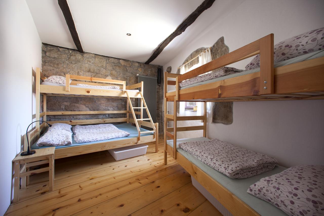 Hostel Xaxid Črni Kal Buitenkant foto