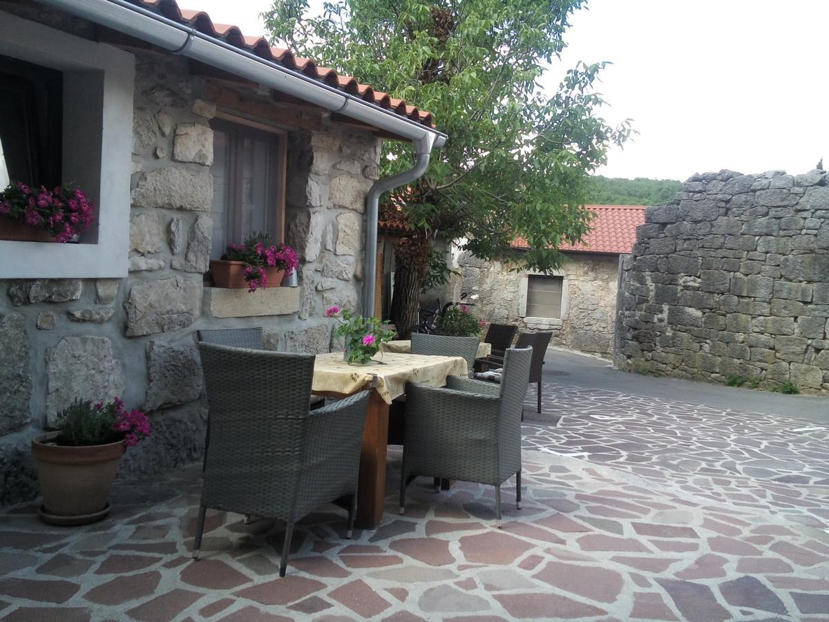 Hostel Xaxid Črni Kal Buitenkant foto