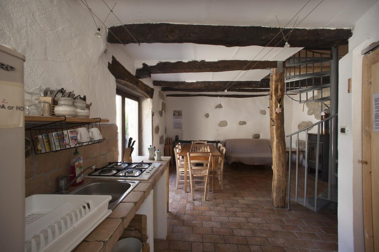 Hostel Xaxid Črni Kal Buitenkant foto